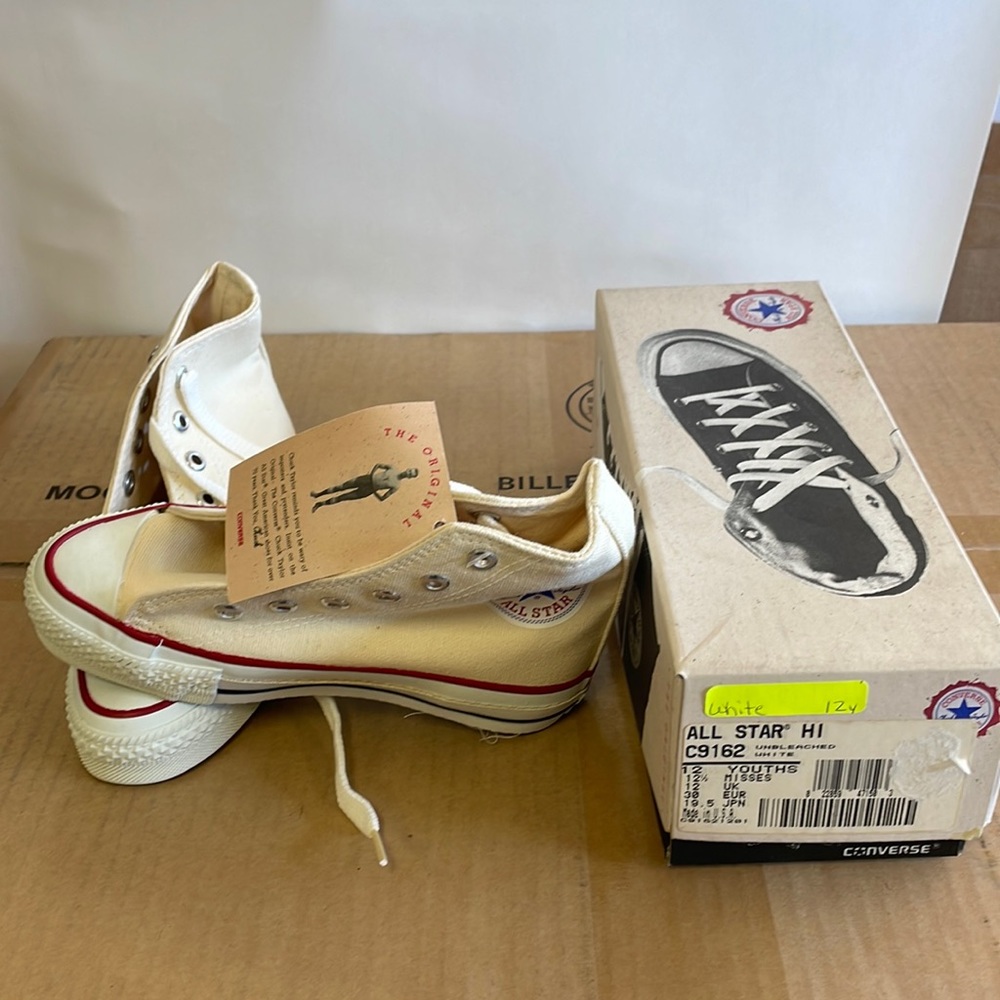Youth Size 12 Cream Low Top Converse Vintage